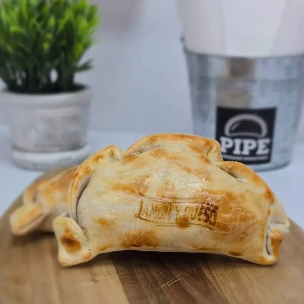 Empanada de jamon y queso Empanada de jamon y queso